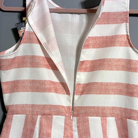 White and pink romper zipper back sleeveless vintage look size Large - Picture 7 of 9